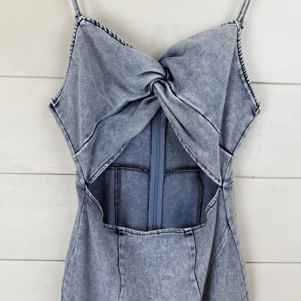 Saints + Secrets WOMEN XL Denim MIDI Dress Acid Wash Twist Front Cutout Slit - Picture 3 of 10